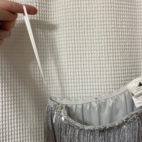 Spirit Halloween women’s silver flapper girl dress. Size adult small (4-6) - Picture 14 of 14